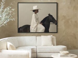 schilderij-dame-op-paard-zwarte-baklijst-interieur-le-marche