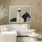 schilderij-dame-op-paard-zwarte-baklijst-interieur-le-marche
